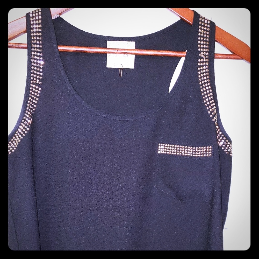 M women formal sleeveless top by Alythea